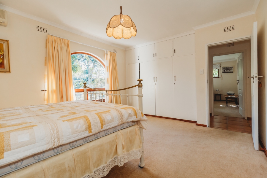 4 Bedroom Property for Sale in Glen Barrie Western Cape